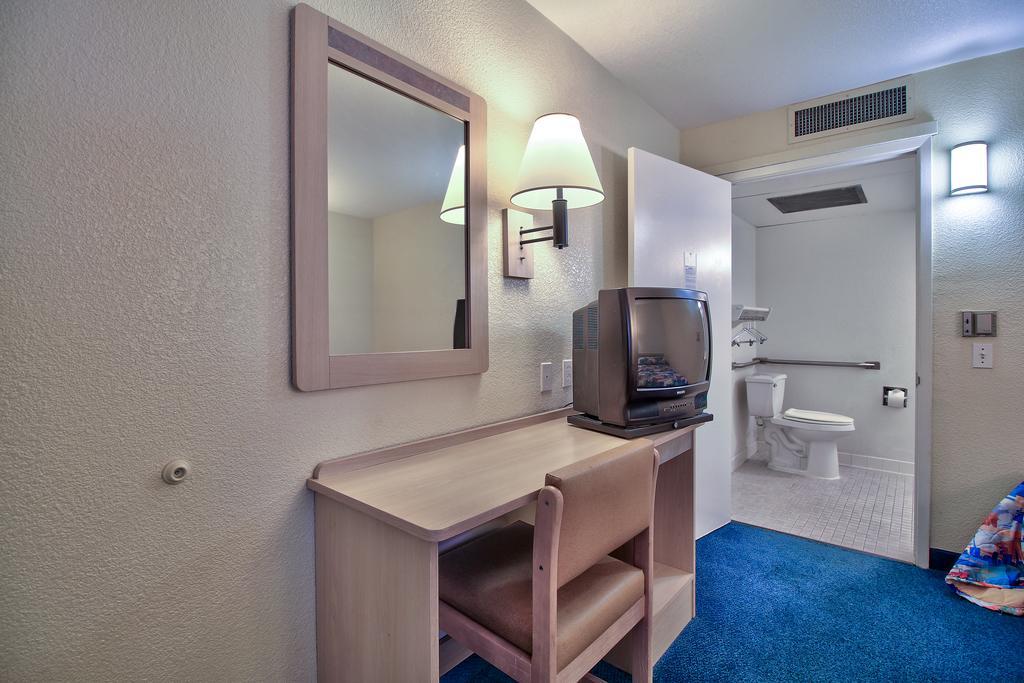 Budgetel Inn & Suites Юма Екстериор снимка