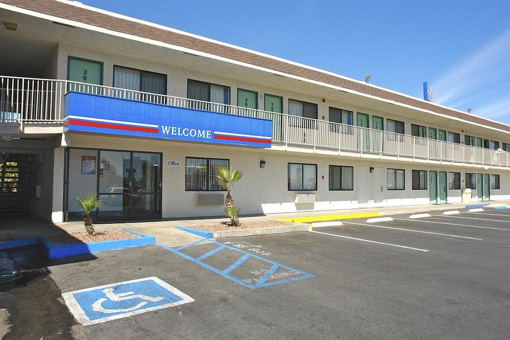 Budgetel Inn & Suites Юма Екстериор снимка