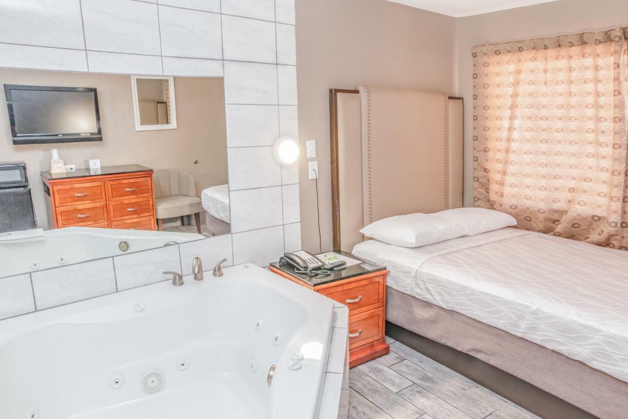 Budgetel Inn & Suites Юма Екстериор снимка