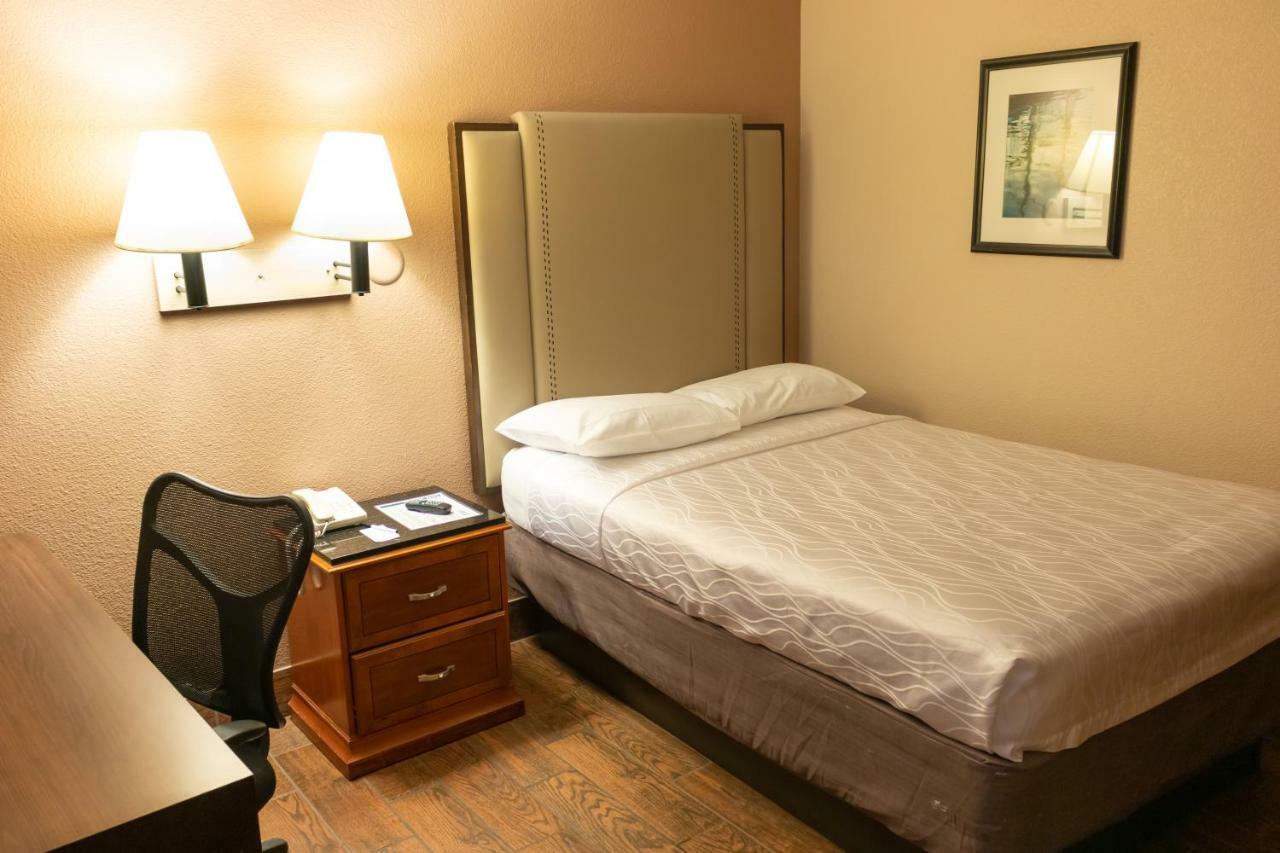 Budgetel Inn & Suites Юма Екстериор снимка